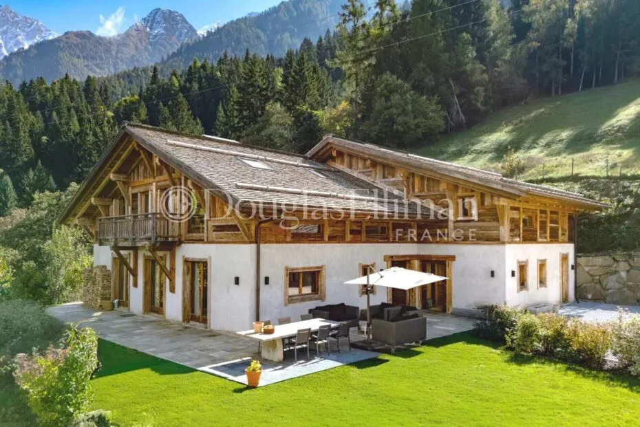 Image - LES HOUCHES – A beautifully finished, traditional farmhouse