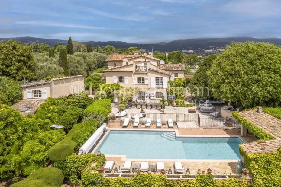 Image - GRASSE – Magnifique propriété avec vaste terrain, maisons d&rsquo;amis et intimité exceptionnelle