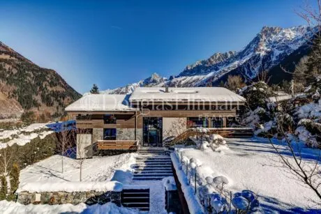 Image - LES HOUCHES – Chalet contemporain de 4/5 chambres - Image nᵒ1
