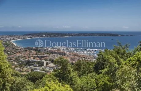 Image - SUPER CANNES – Terrain d’Exception avec Vue Mer Panoramique - Image nᵒ1