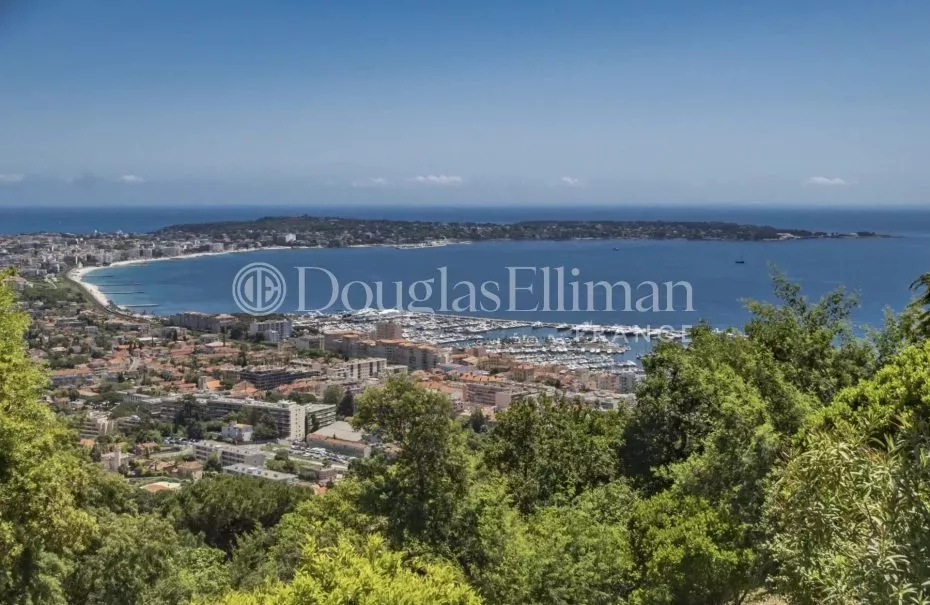 Image - SUPER CANNES – Terrain d’Exception avec Vue Mer Panoramique