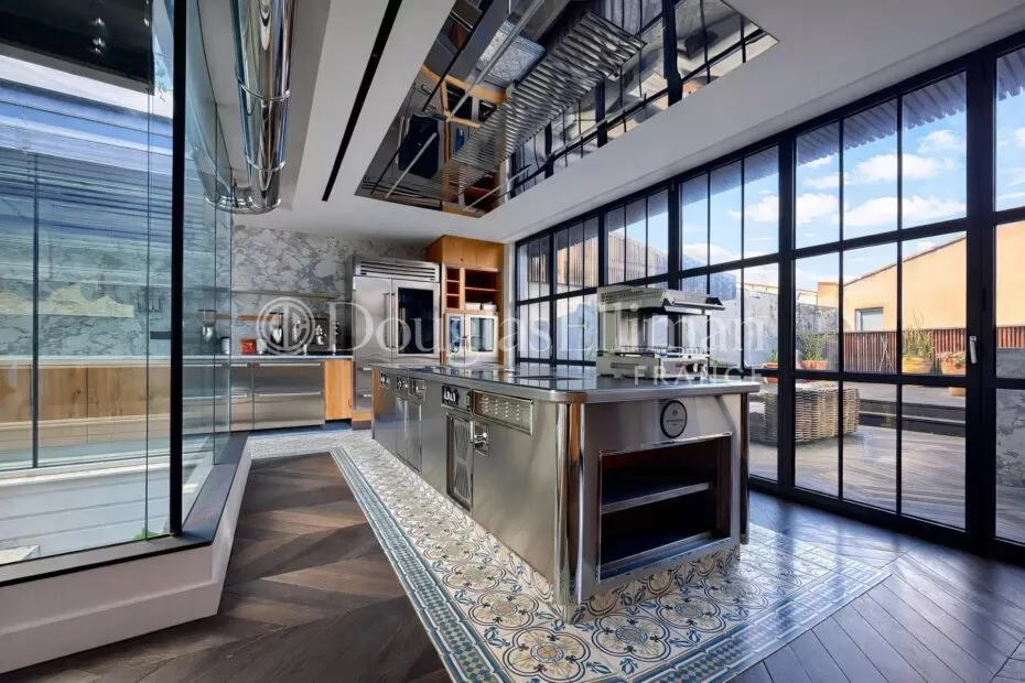 Image - BORDEAUX CHARTRONS – Luxe Suspendu – Terrasses et Garage