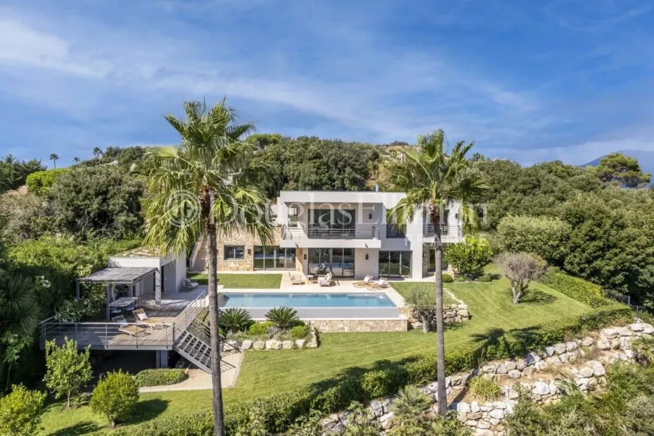 Image - PROCHE VALBONNE – Propriété de luxe avec vue mer panoramique