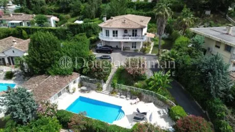 Image - VENCE : A lovely 6 bedroom family villa in a quiet location with open views - Picture n°1