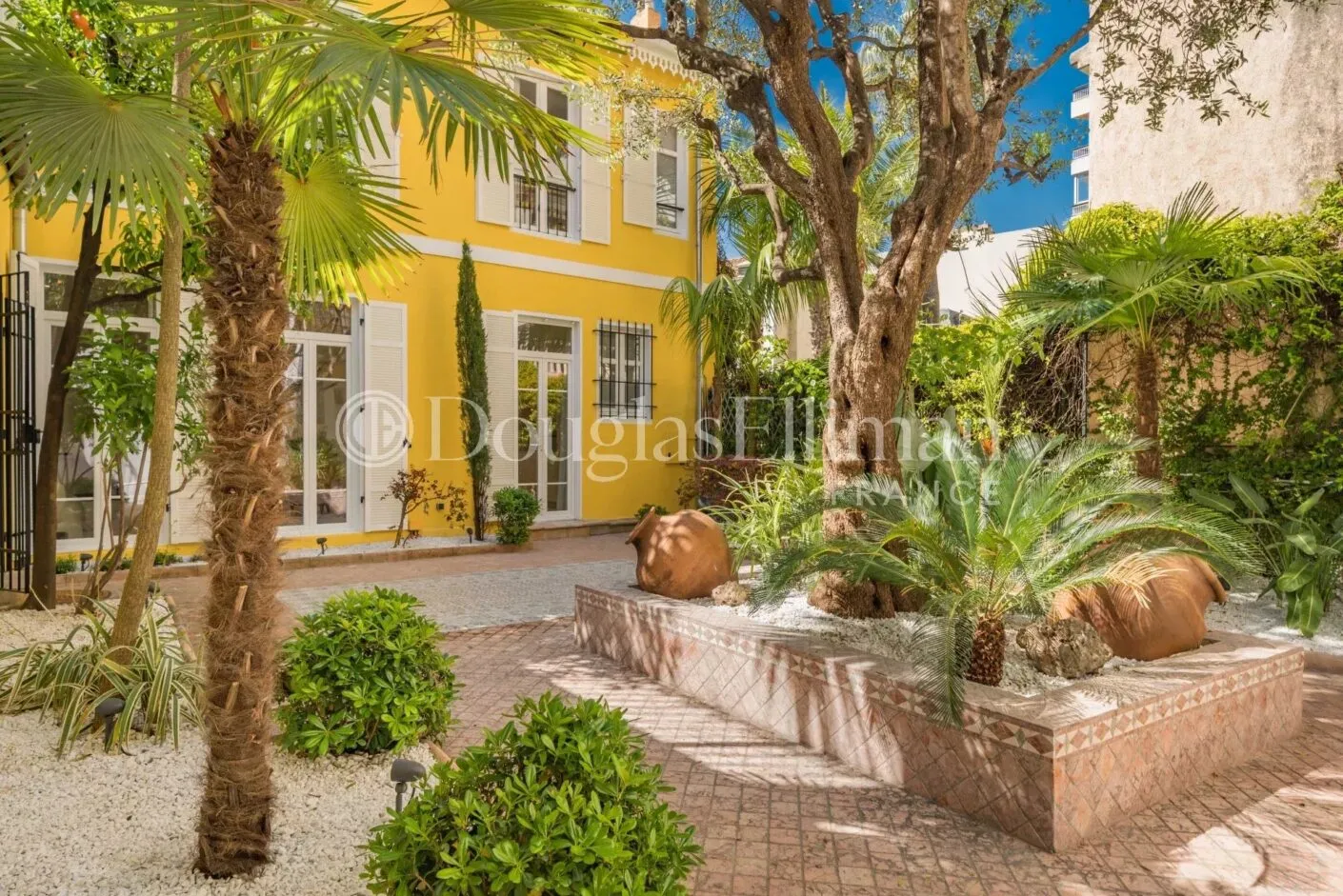 Image - CANNES CENTRE – Charmante maison de ville rénovée