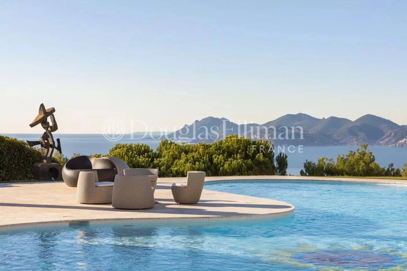 Image - Cannes – Unique propriété de l&rsquo;architecte Jacques Couëlle avec vue mer panoramique sur la baie de Cannes et l&rsquo;Esterel