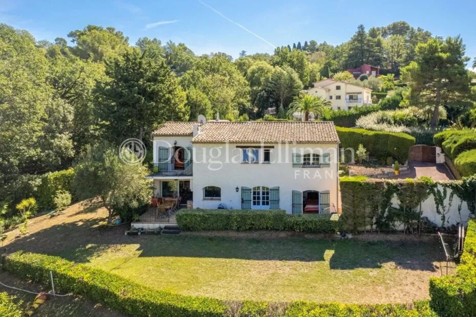 Image - MOUGINS : Villa avec vue panoramique a coté du Vieux Village