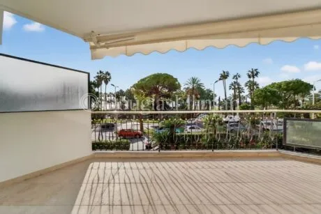 Image - CANNES PALM BEACH – Superbe appartement rénové – pointe Croisette - Image nᵒ1