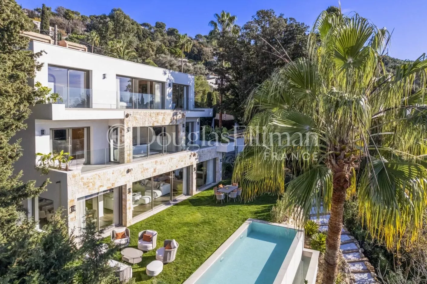 Image - LE CANNET – Villa d’Exception avec Vue Panoramique sur la Méditerranée et la Baie de Cannes