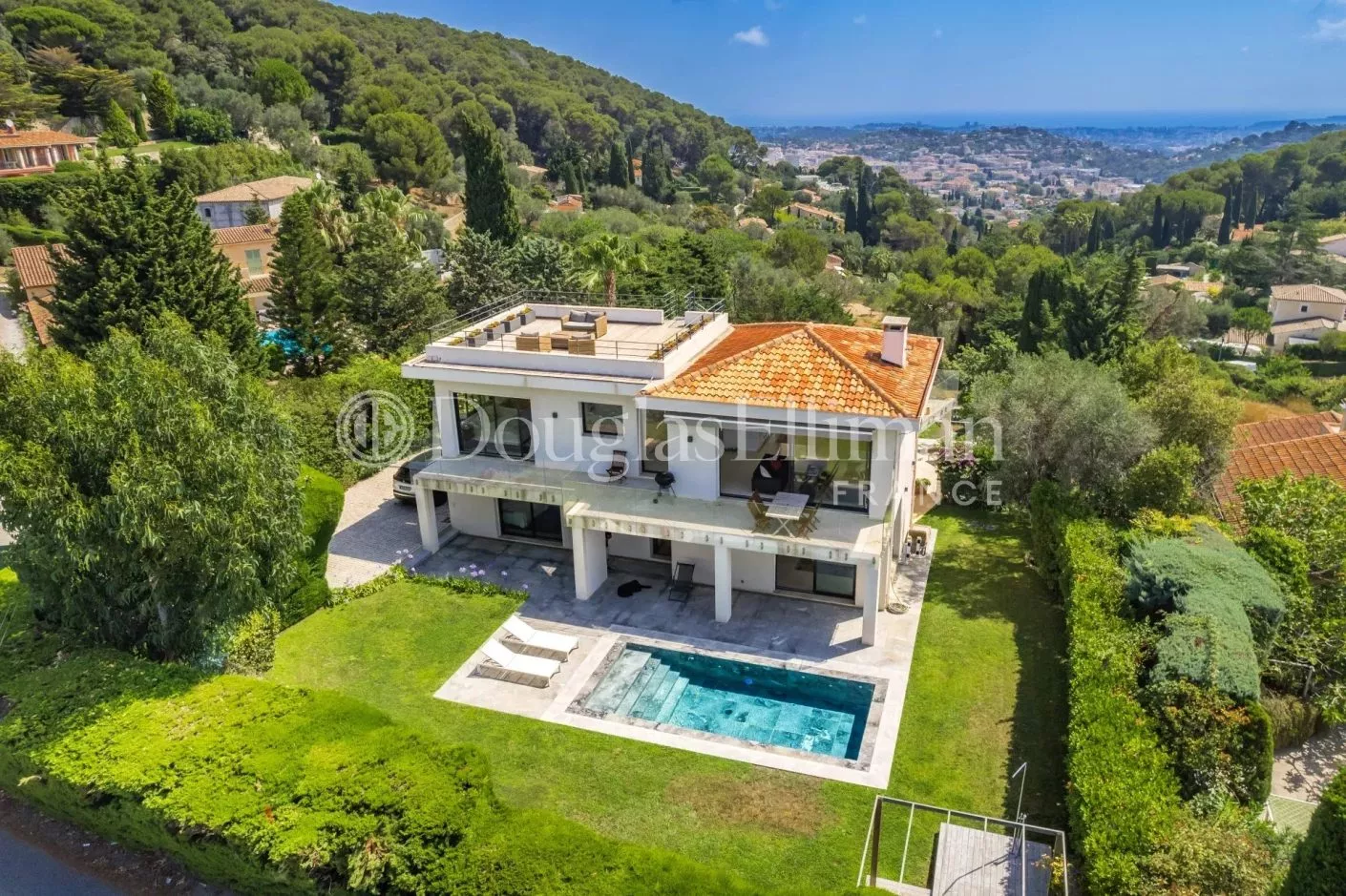 Image - CANNES – Villa moderne sur les hauteurs avec vue mer