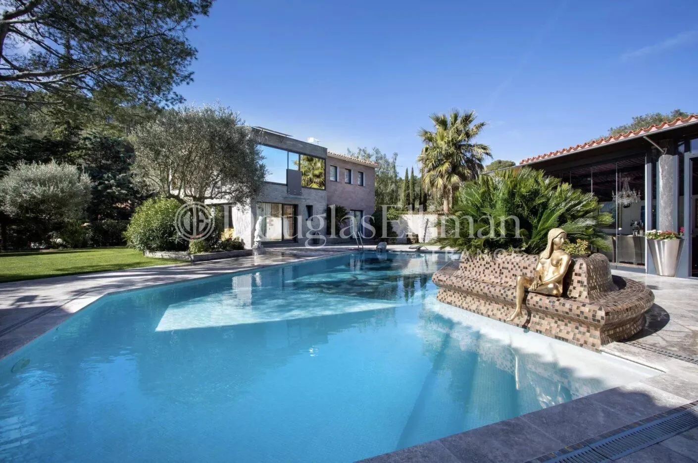 Image - EZE – Proche Monaco : Deux villas sur un parc paysager de 4 300 m²