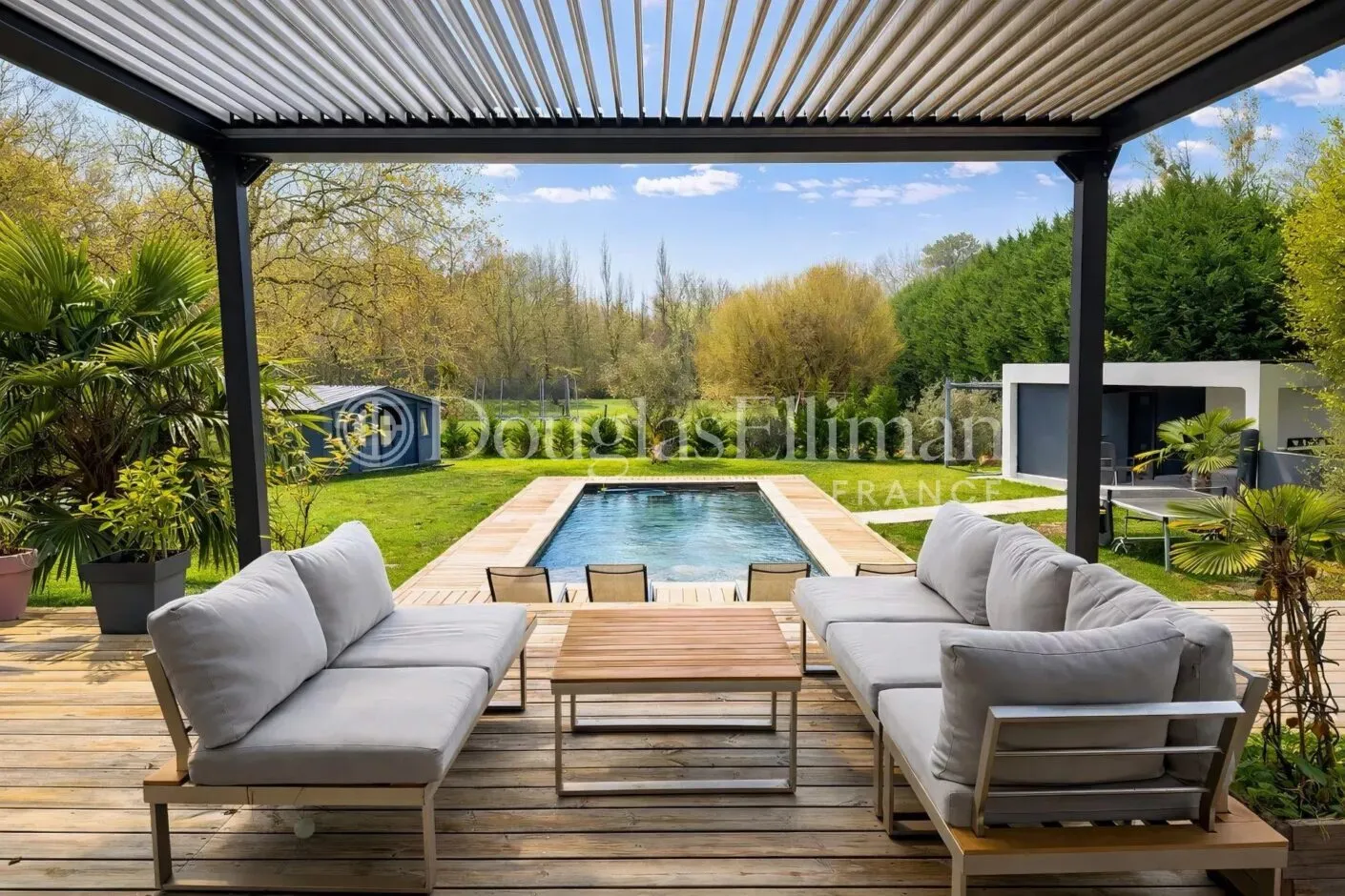 Image - LEOGNAN – MAISON CONTEMPORAINE AVEC PISCINE