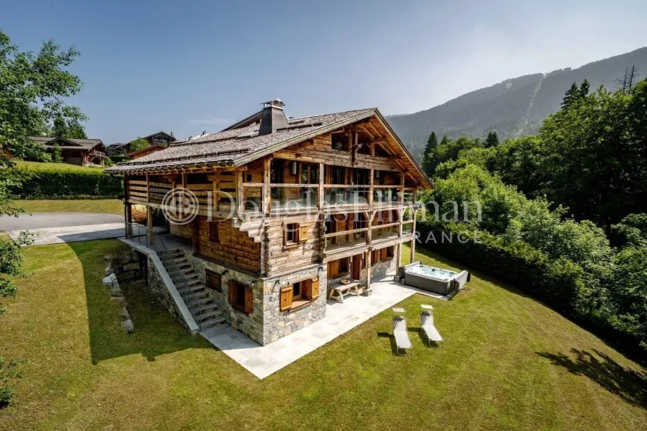 Image - LES CARROZ – recently-renovated 6-bedroom farmhouse