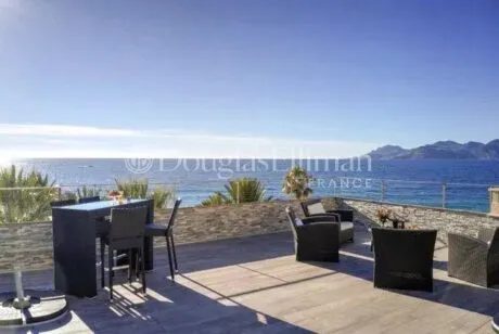 Image - CANNES VIEUX PORT – Magnifique penthouse avec vue mer panoramique - Image nᵒ1