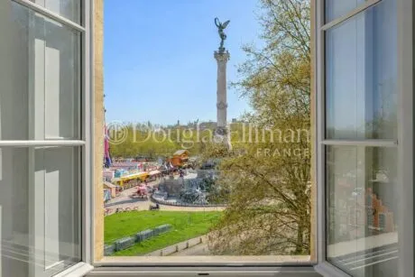 Image - BORDEAUX – PLACE DES QUINCONCES – 160 m² apartment with elevator - Picture n°1