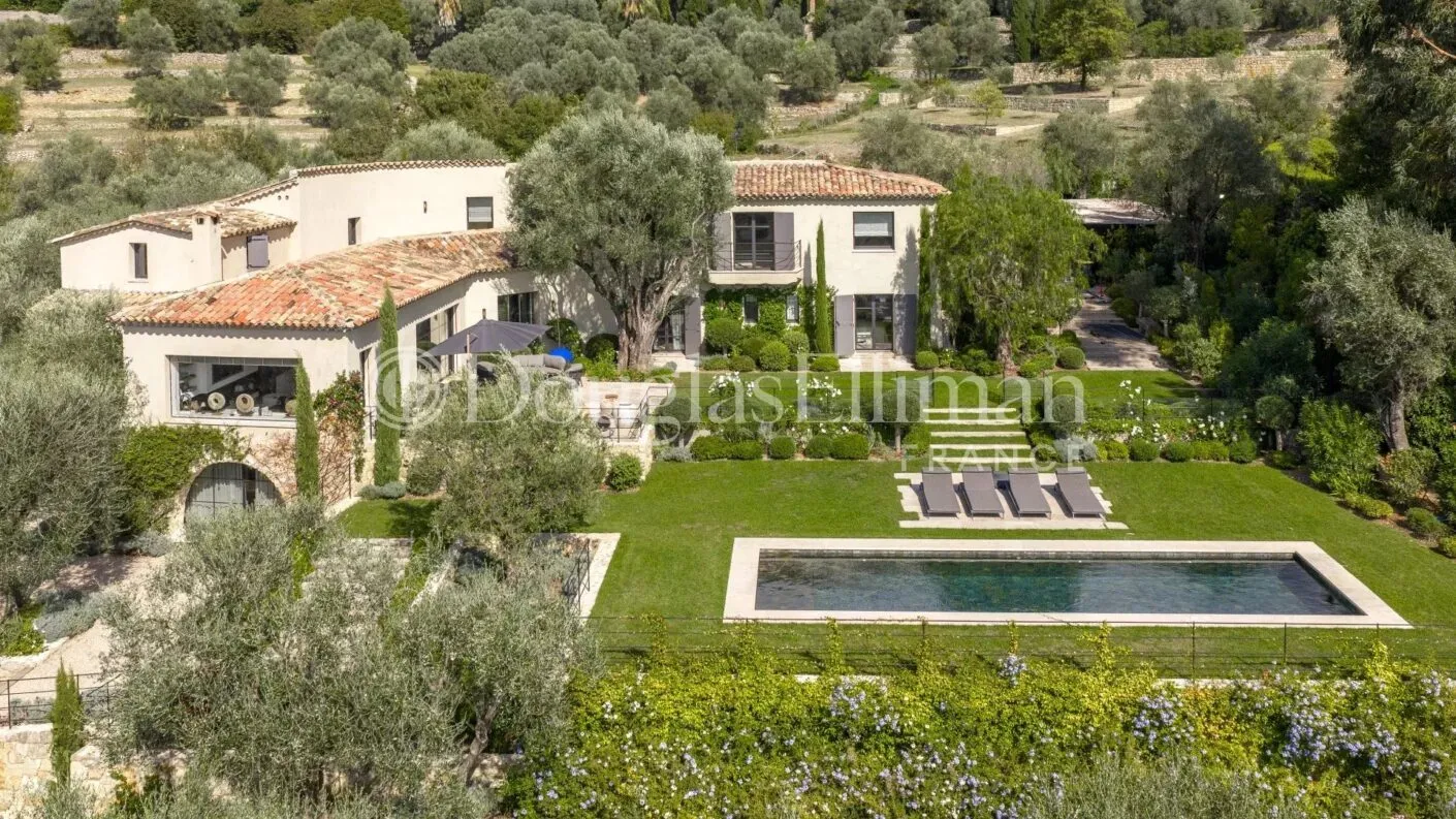 Image - PROCHE VALBONNE – Villa d’exception avec vue mer et oliveraie