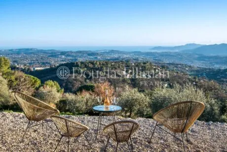 Image - CHATEAUNEUF-DE-GRASSE : Villa with panoramic sea view and pool - Picture n°1
