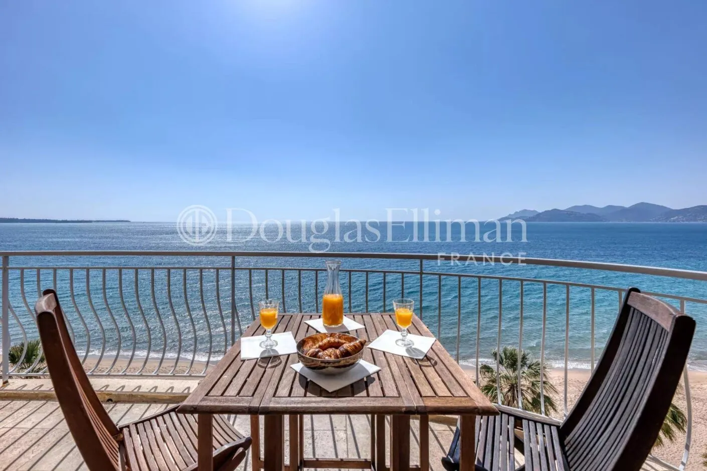 Image - CANNES – Rooftop en front de mer avec vue mer panoramique