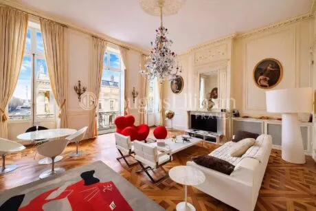 Image - BORDEAUX – Mythical address Golden Triangle - Picture n°1