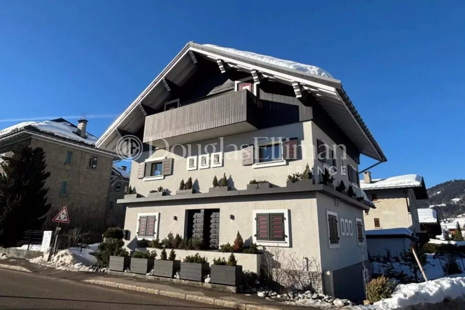 Image - MEGÈVE – Luxury 5-bedroom chalet in the heart of the village