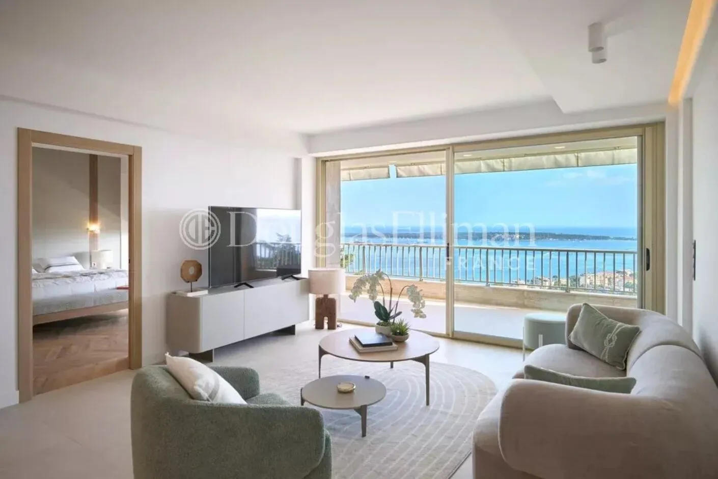 Image - CANNES CALIFORNIE – Sublime 3-bedroom flat with panoramic sea view