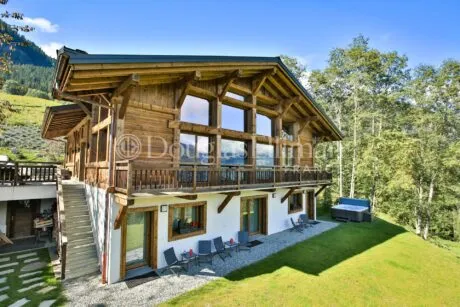 Image - LES HOUCHES – An 8-bedroom chalet on the pistes - Picture n°1