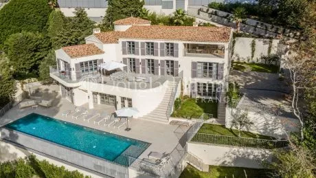 Image - CANNES / LE CANNET – Superb renovated villa with panoramic sea views - Picture n°1