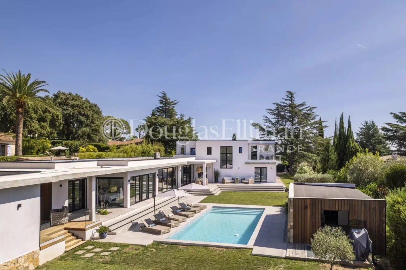 Image - PROCHE DE VALBONNE : Villa de Luxe Récemment Construite avec Piscine et une Maison d&rsquo;Invités