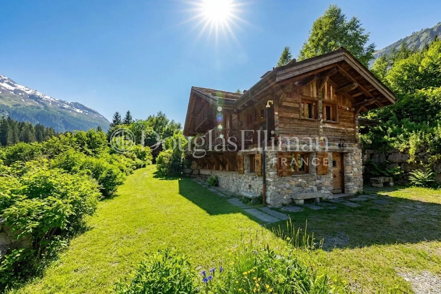 Image - CHAMONIX – Élégant chalet savoyard de 6 chambres
