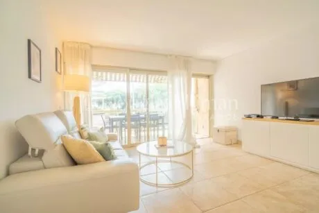 Image - CANNES PALM BEACH – Appartement 3 pièces proche des plages - Image nᵒ1