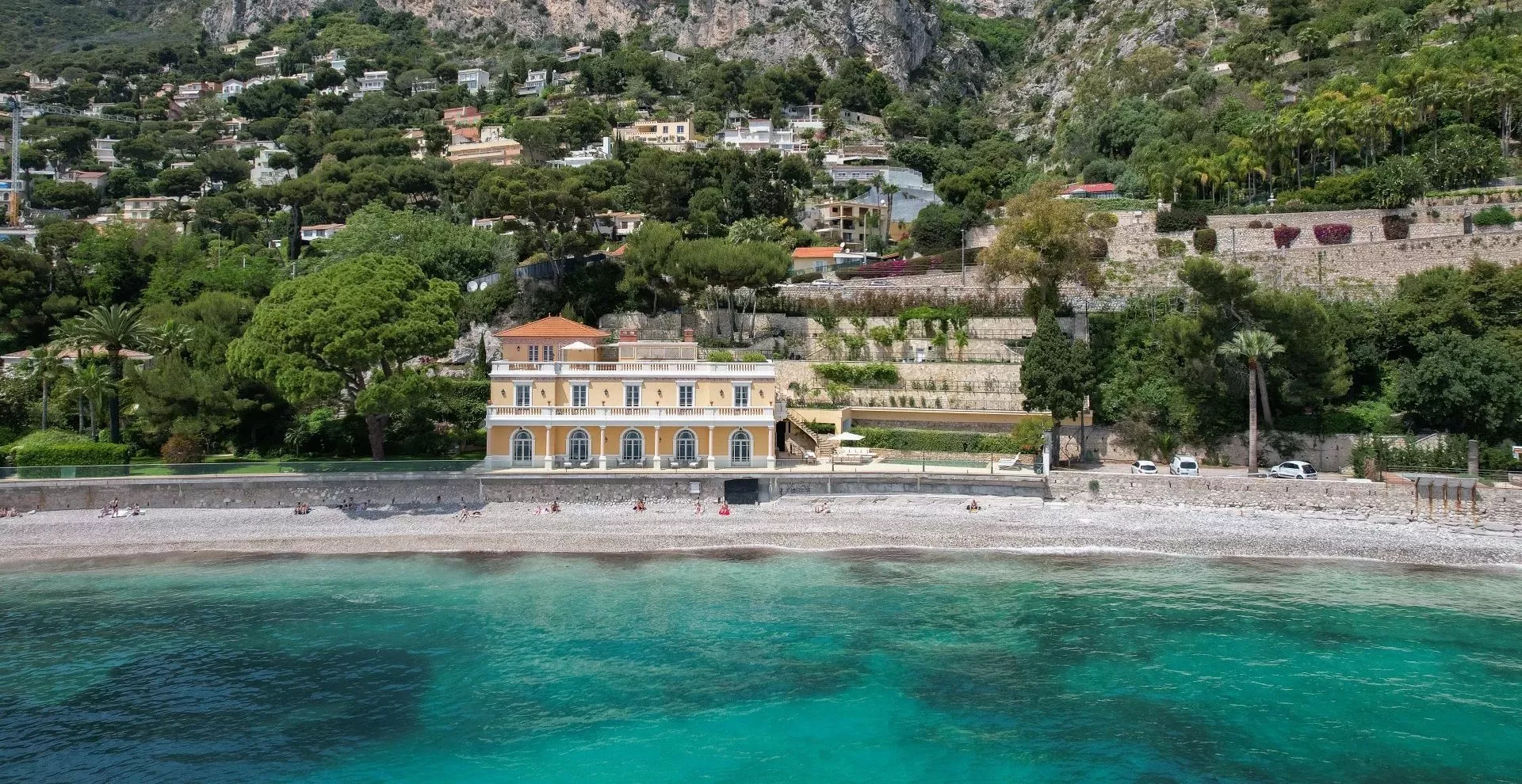 Image - The allure of a seaside villa
Enjoy direct access to the sea from your property