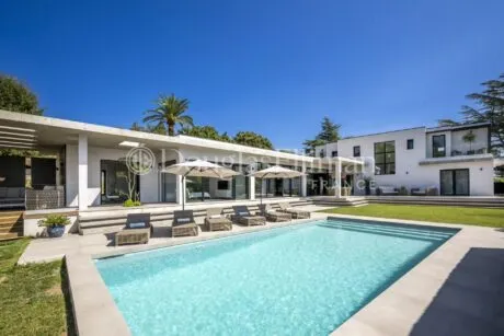 Image - NEAR VALBONNE: Newly-built luxury villa with swimming pool and guest house - Picture n°1