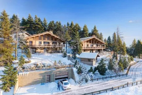 Image - MEGEVE – Chalet familial neuf de grande qualité avec 6 chambres, situé près du centre-ville. - Image nᵒ1