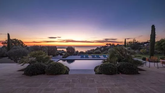 Image - S’Y RENDRE