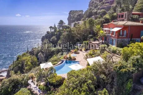 Image - THEOULE-SUR-MER – Magnifique villa pieds dans l&rsquo;eau - Image nᵒ1