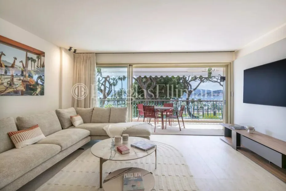 Image - CANNES CROISETTE – Splendid fully renovated apartment on the Croisette