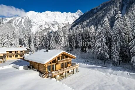 Image - ARGENTIERE – Chalet neuf de 5 chambres avec piscine - Image nᵒ1
