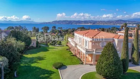 Image - CAP D&rsquo;ANTIBES – Villa de prestige avec vue mer panoramique - Image nᵒ1