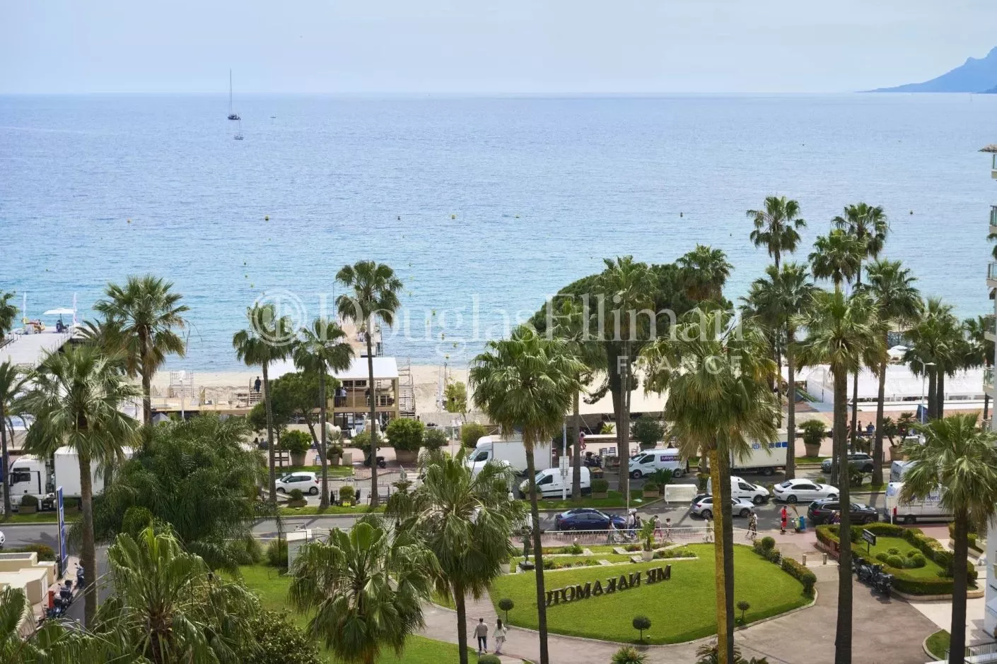 Image - CANNES CROISETTE – Renovated 3-room apartment on a high floor in the Grand Hotel