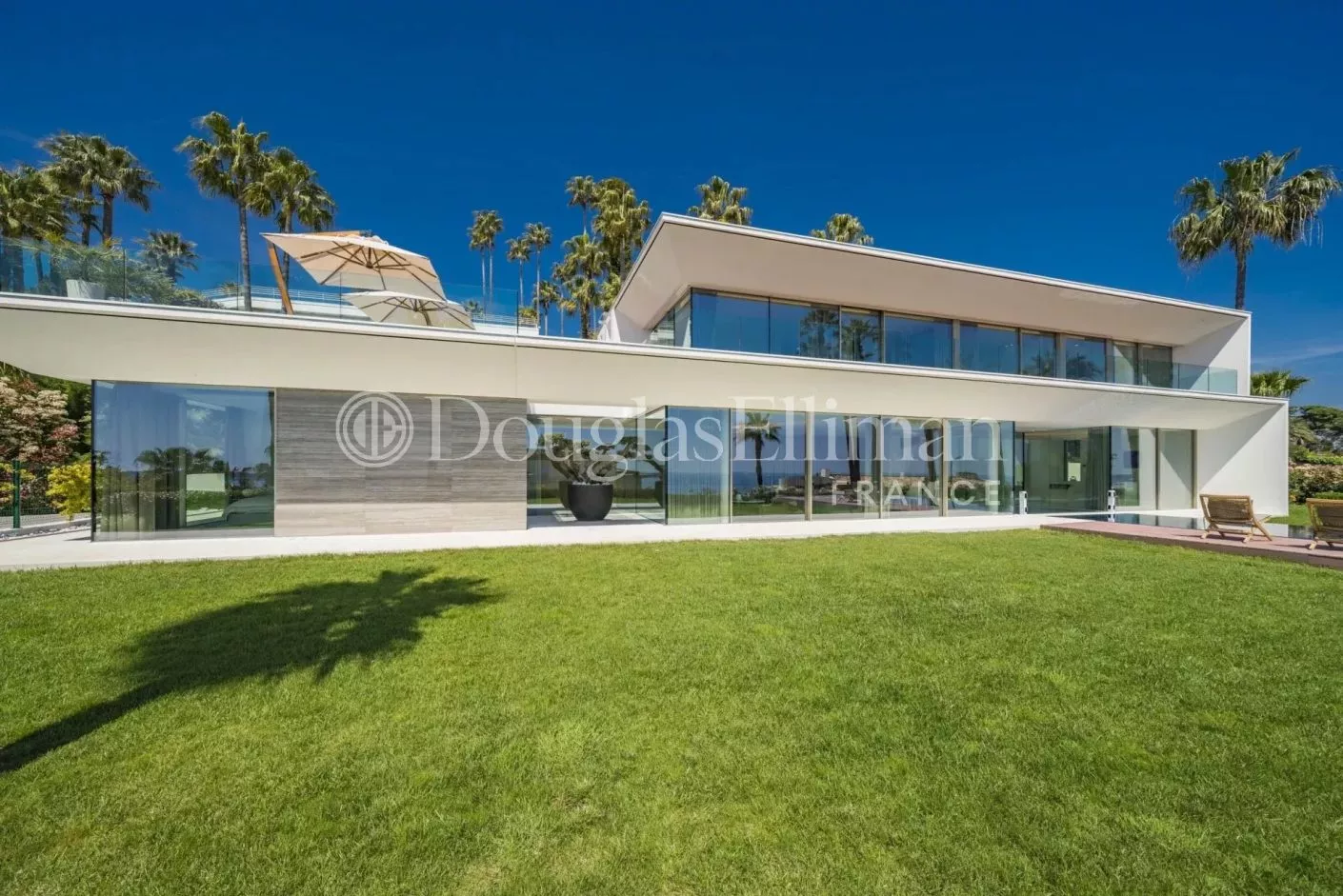 Image - CANNES – Superb contemporary villa with panoramic sea views