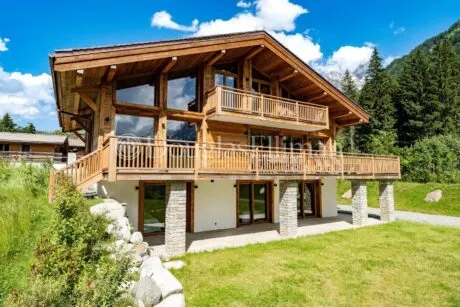 Image - ARGENTIERE – Chalet neuf de 5 chambres avec piscine - Image nᵒ1