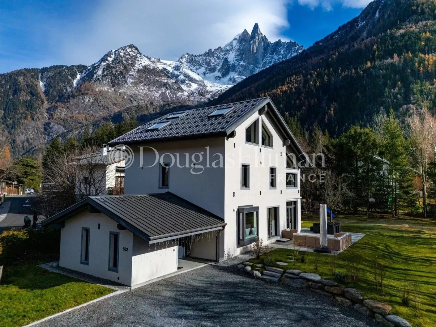 Image - CHAMONIX – Beautifully renovated chalet in Les Praz