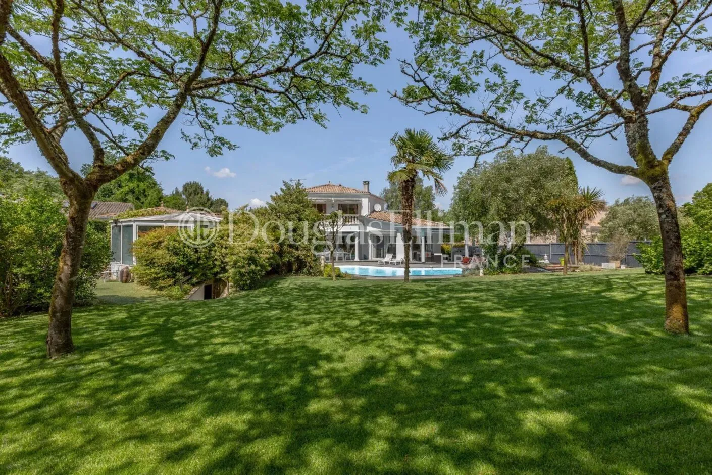 Image - SAINT-AUBIN-DE-MÉDOC –Luxurious 4-bedroom home with pool