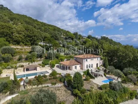 Image - CHATEAUNEUF-DE-GRASSE – Large Villa with Panoramic Views and Two Swimming Pools - Picture n°1
