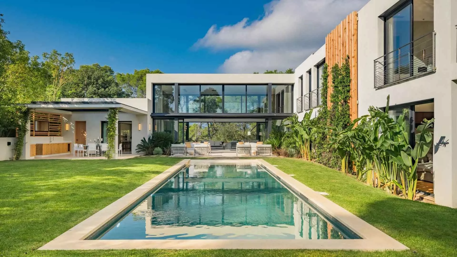 Image - Propriété contemporaine à vendre
Alliance de design et de confort moderne