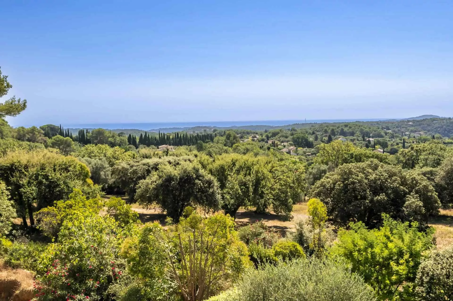 villa-vue-mer-valbonne