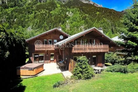 Image - CHAMONIX – 7-bedroom chalet in Chamonix - Picture n°1