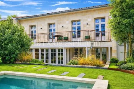 Image - BORDEAUX – CAUDERAN Maison familiale avec jardin et piscine. - Image nᵒ1