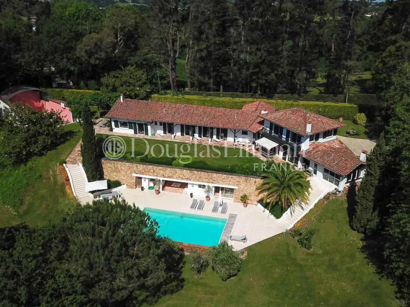 Image - URRUGNE – Villa avec piscine et vue montagnes