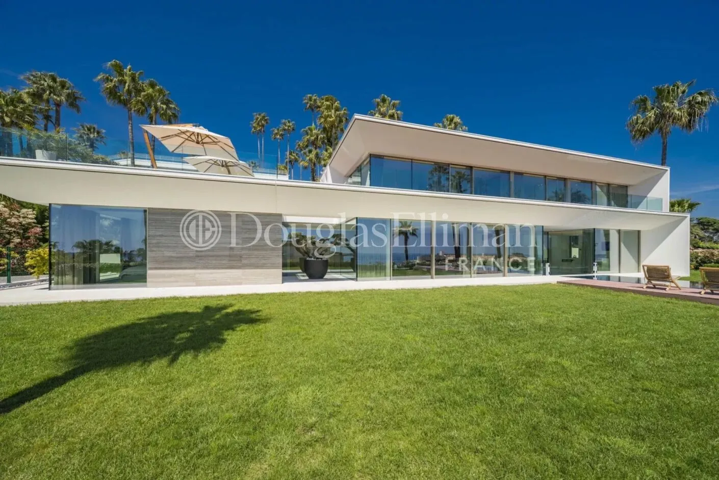 Image - CANNES – Superbe villa contemporaine avec vue mer panoramique